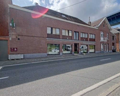 Rez commercial à Beez